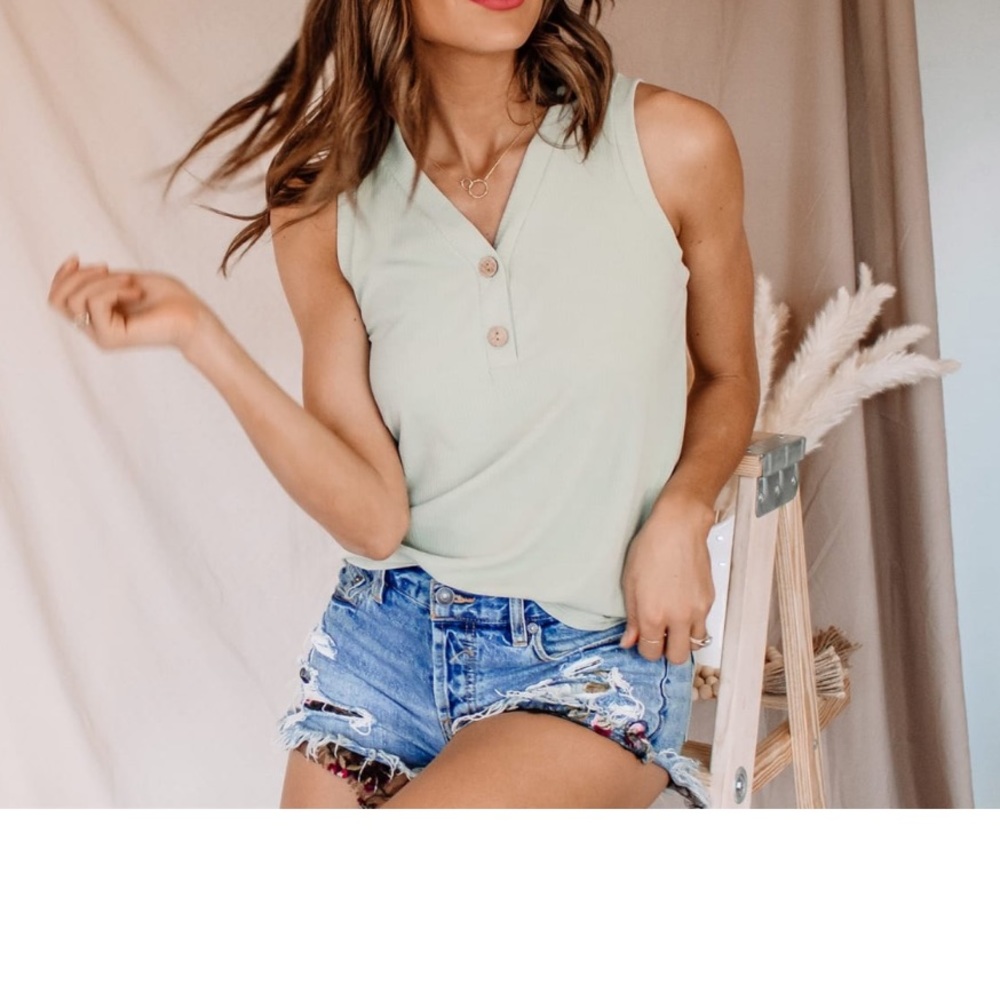 Ribbed button tank top